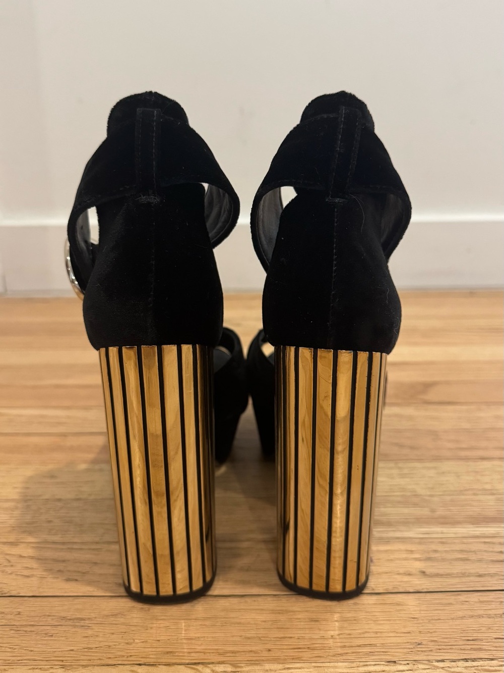 Alice + Olivia Black Velvet Statement Heels Gold Column Heel EU 36.5 US 6.5 - Picture 3 of 7